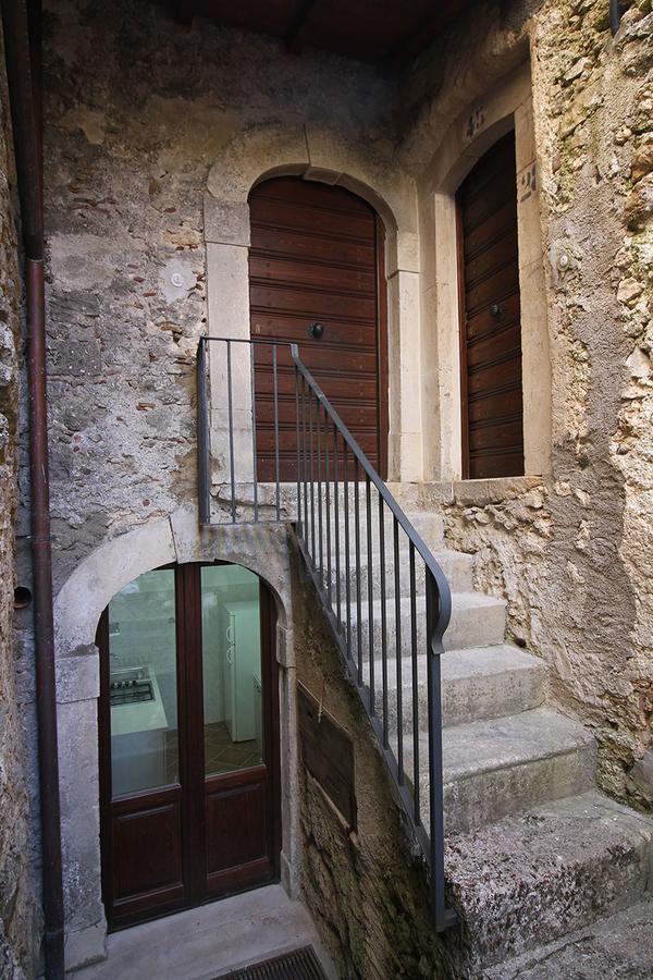 Casa Ladyhawke Leilighet Santo Stefano Di Sessanio Eksteriør bilde